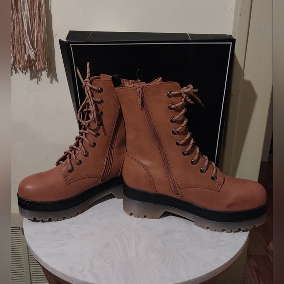 MIA Tan and Black Combat Boots - Picture 5 of 8